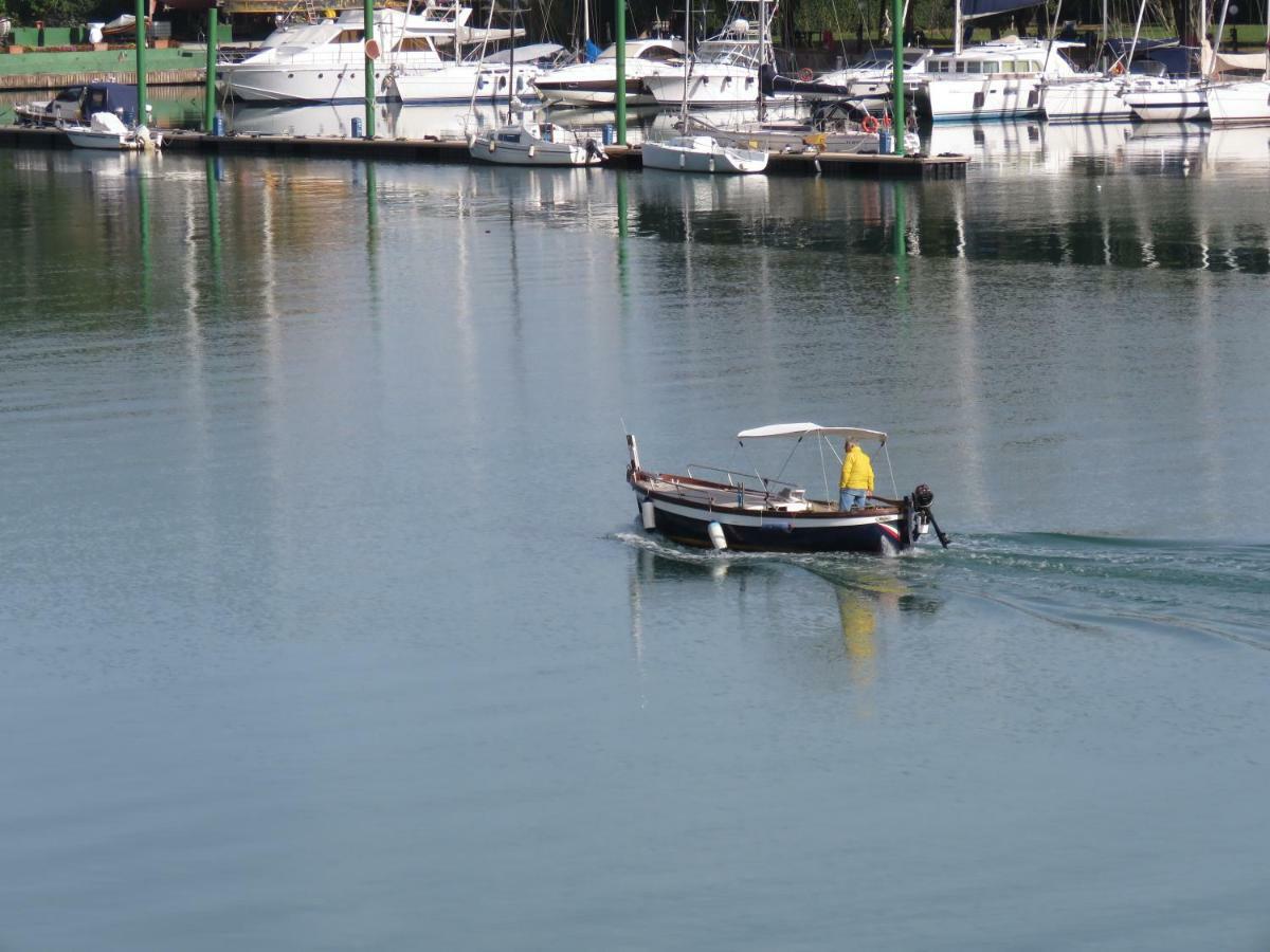Alla Foce Del Magra - Appartamenti Sul Fiume Con Posto Barca Vicino Cinque Terre Ameglia Eksteriør bilde